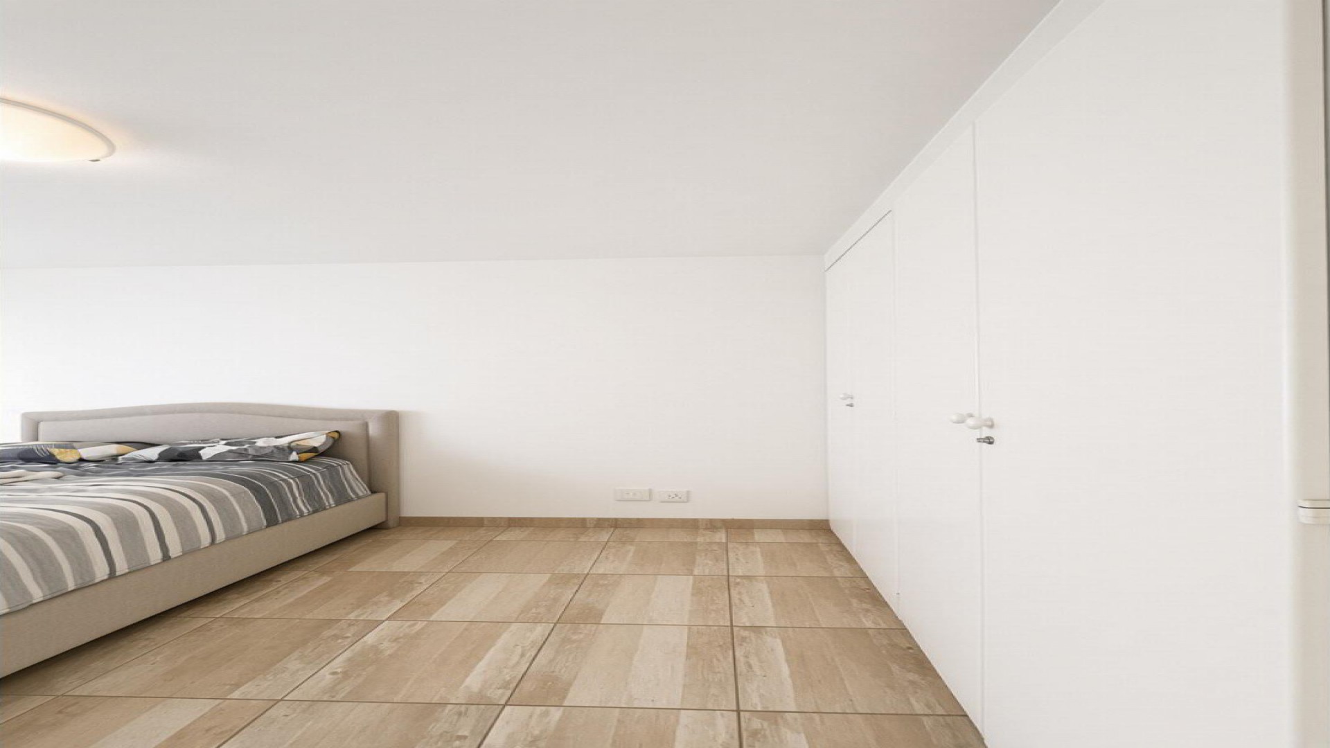 Bed Room 1 of property in Weltevreden Park