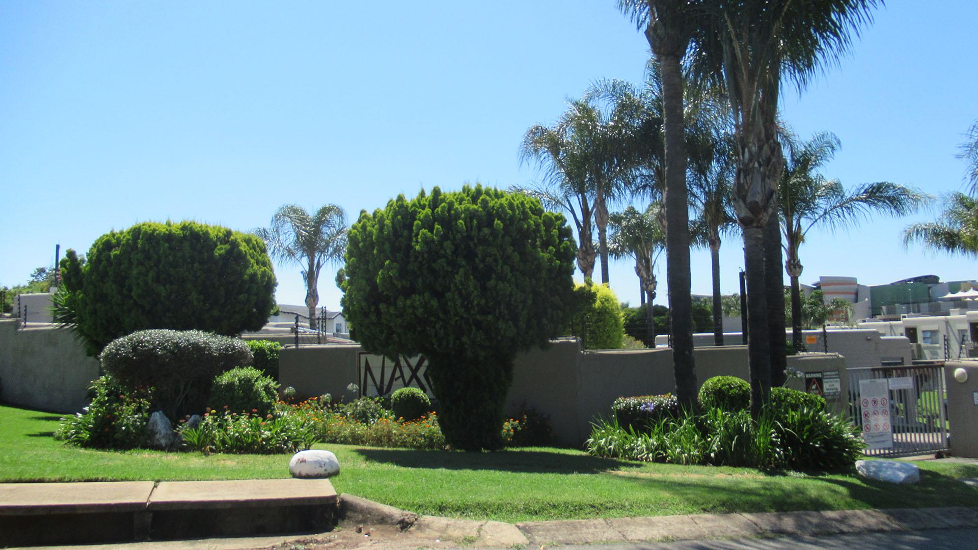 Front View of property in Weltevreden Park