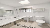 Bathroom 2 of property in Weltevreden Park