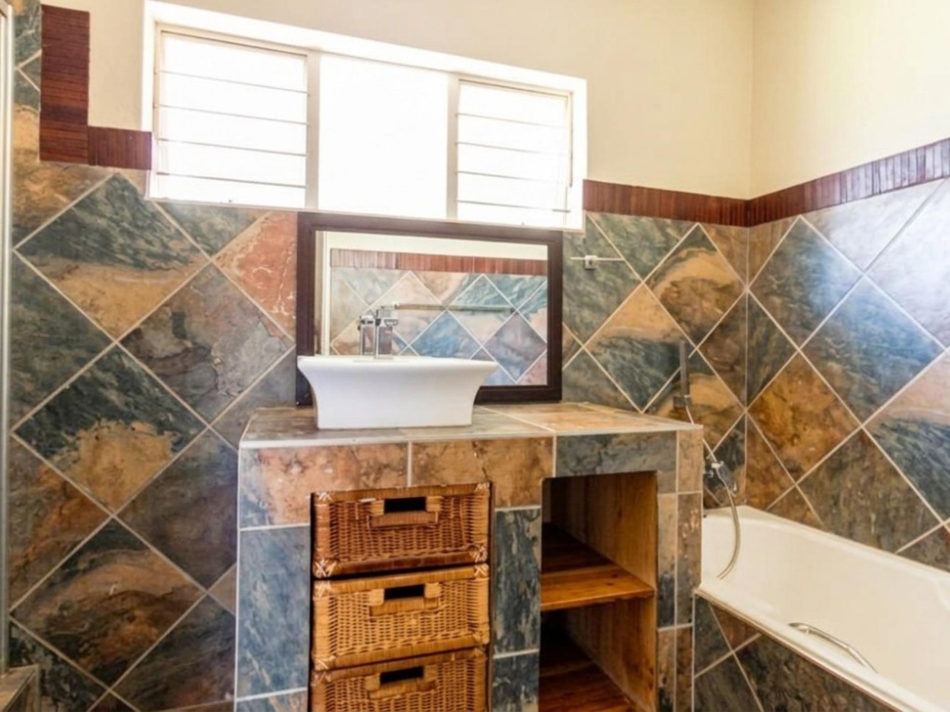  of property in Waterkloof Ridge