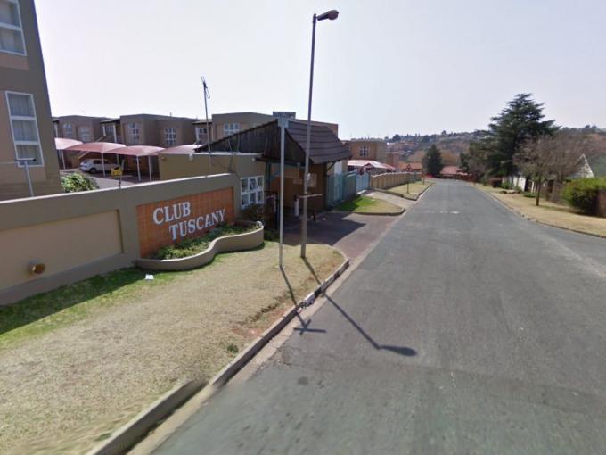 2 Bedroom Simplex for Sale For Sale in Mondeor - MR710085