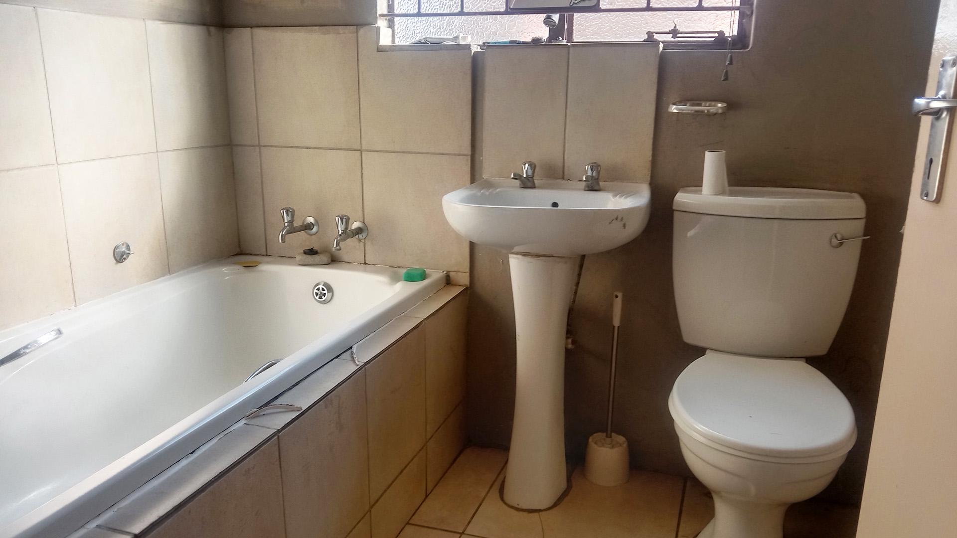 Bathroom 1 of property in Tasbetpark