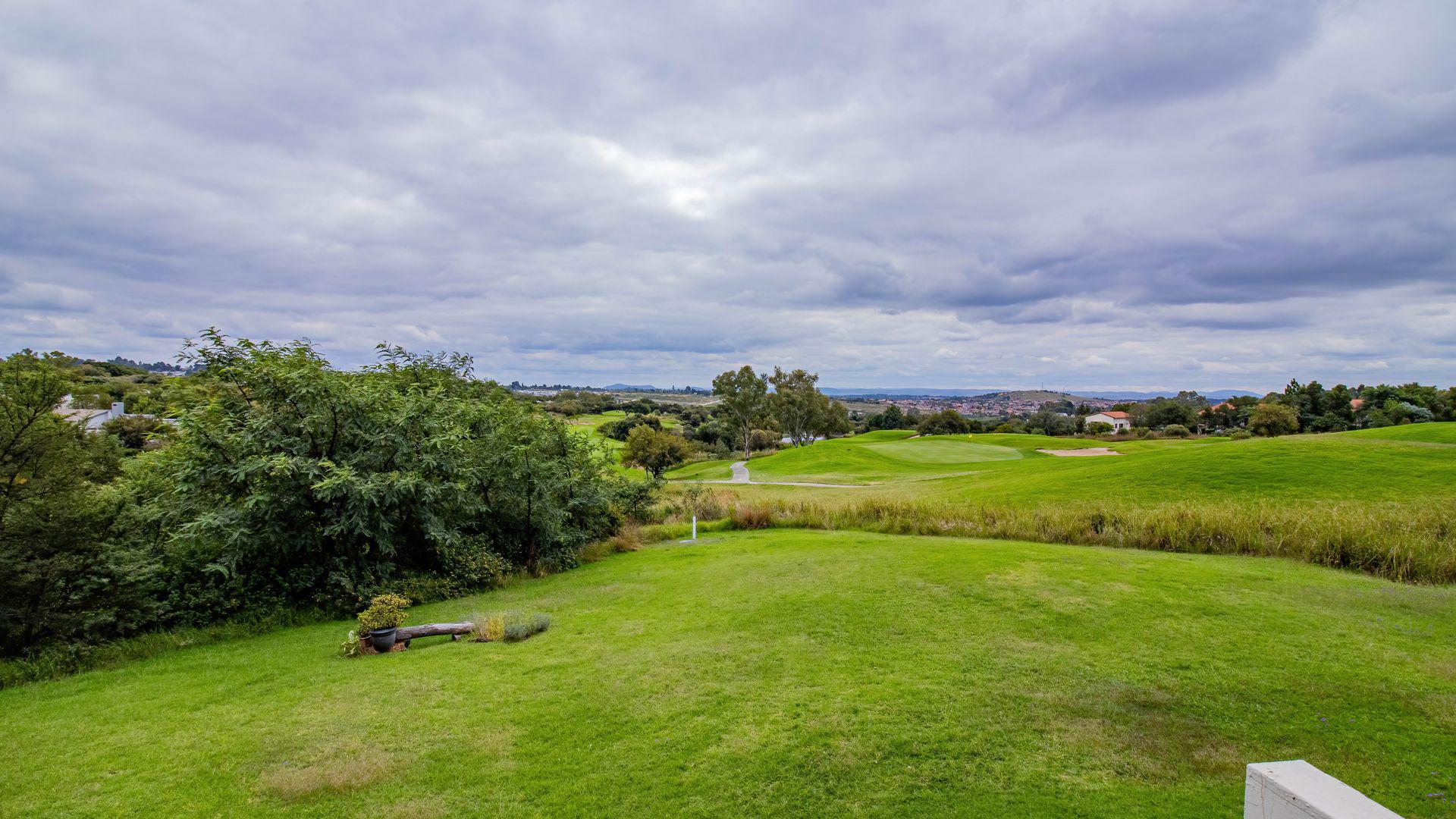 Spaces of property in Jackal Creek Golf Estate