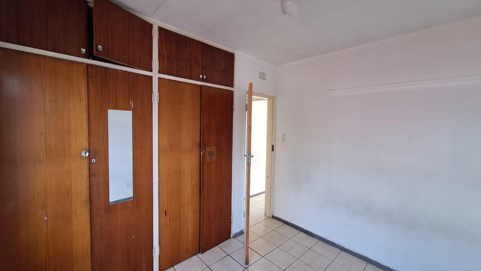 Bed Room 2 - 15 square meters of property in Germiston South