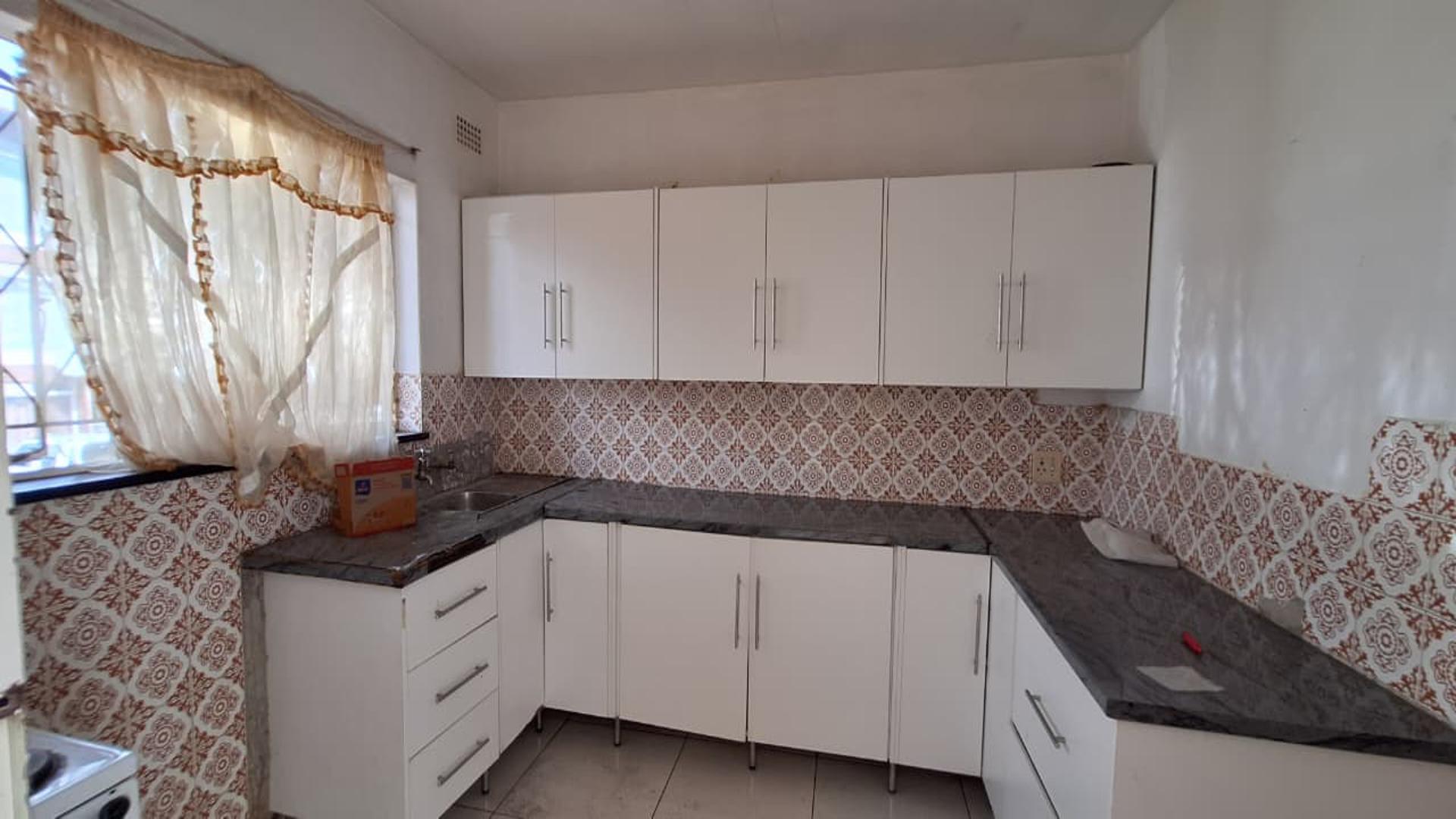 Kitchen - 11 square meters of property in Germiston South