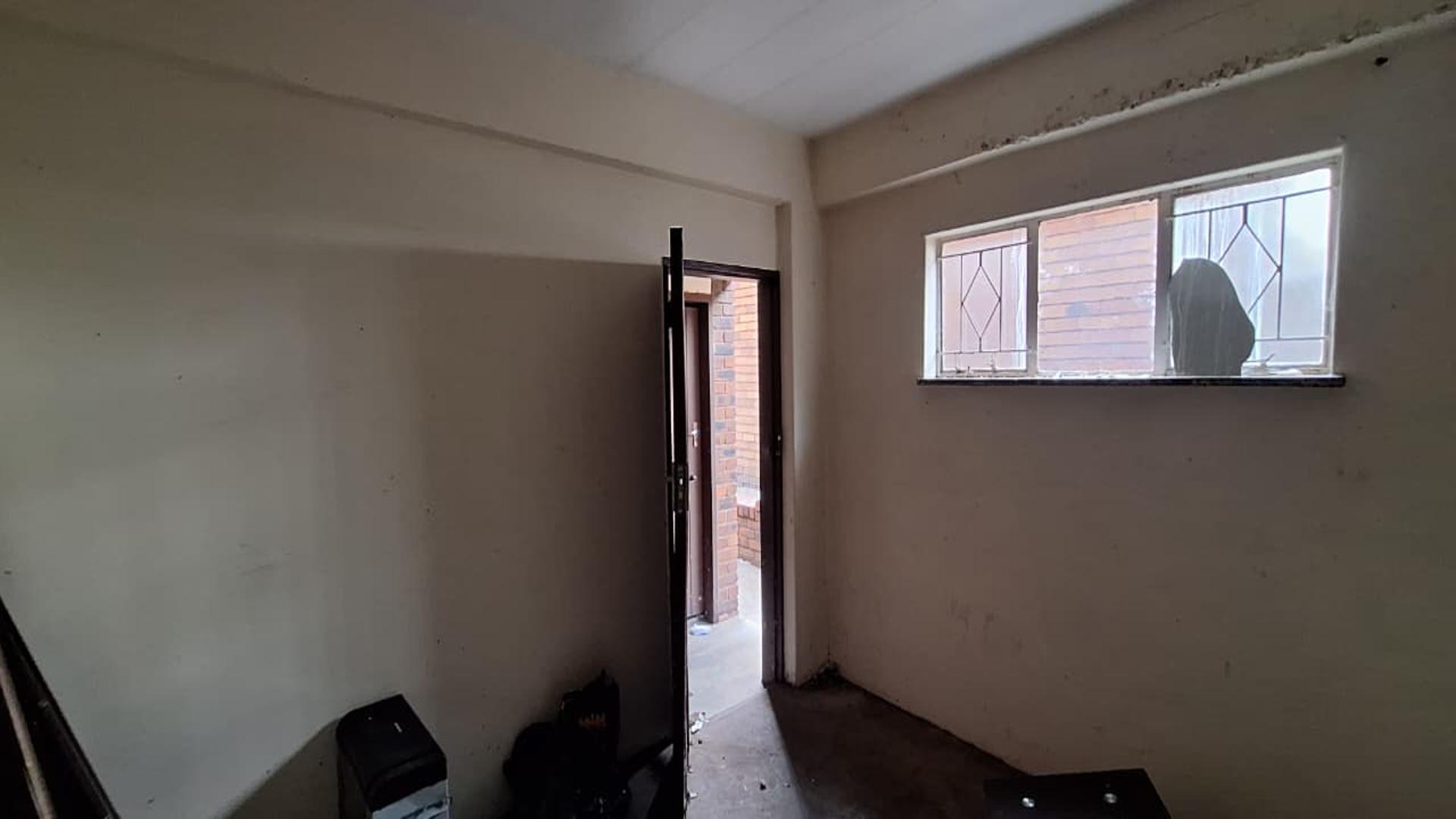 Store Room - 15 square meters of property in Germiston South