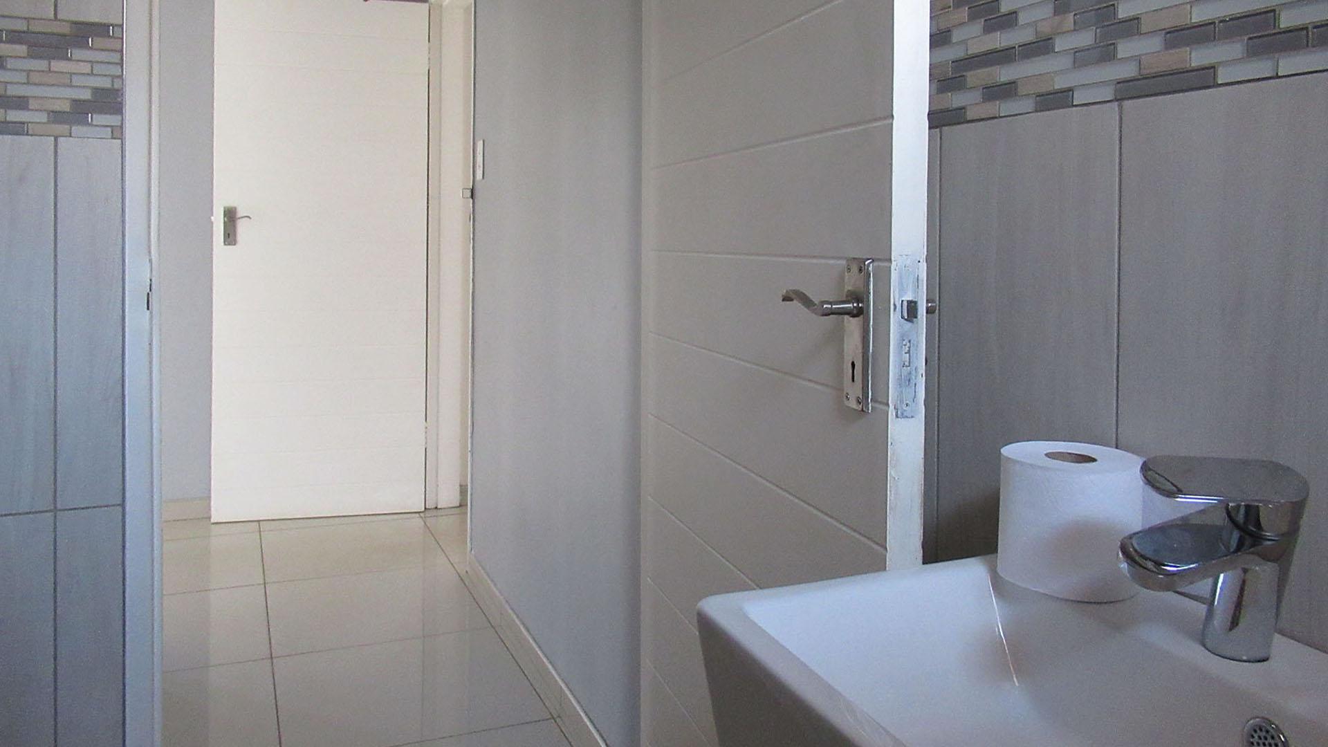 Guest Toilet - 3 square meters of property in Mid-ennerdale