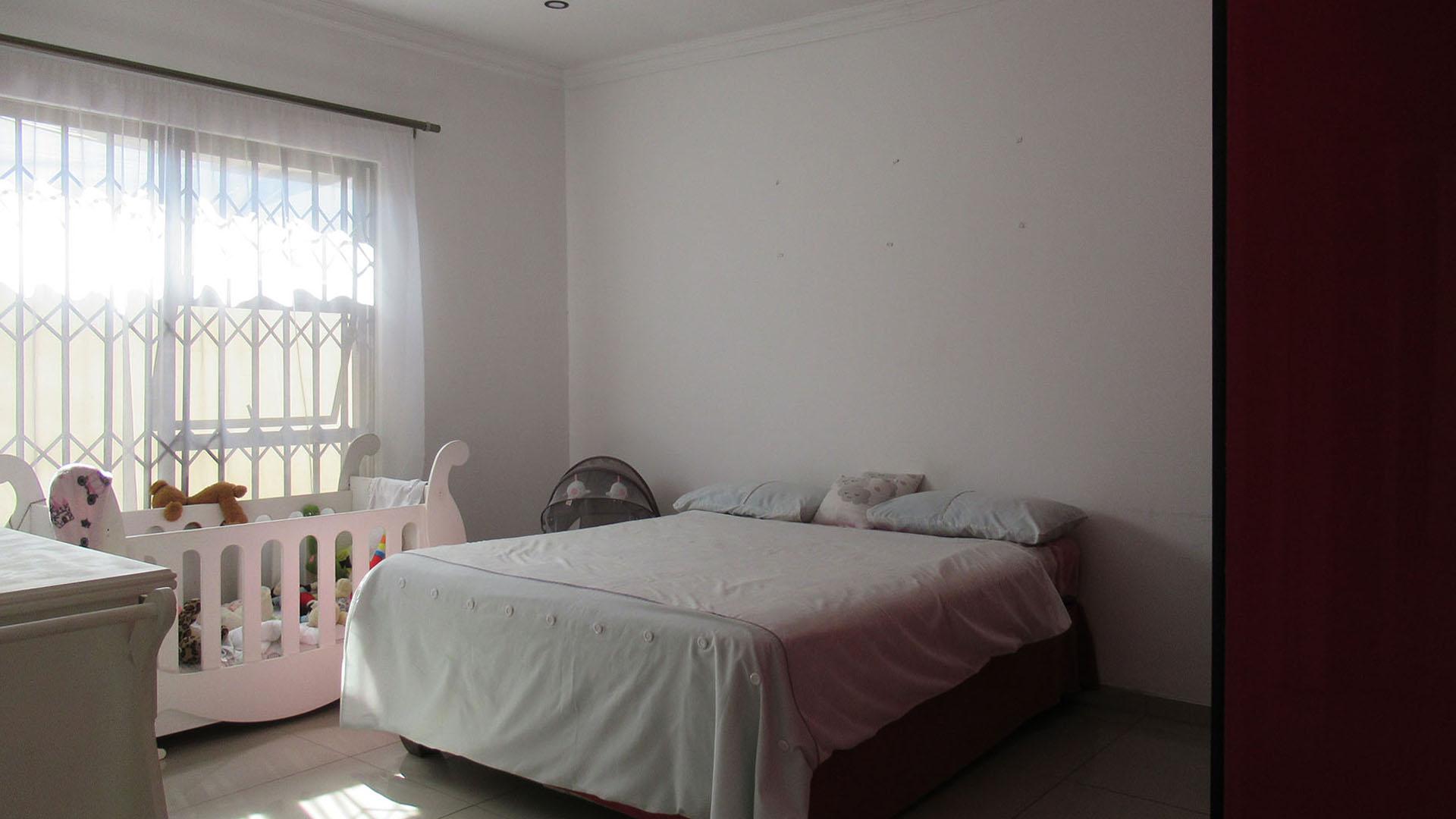 Bed Room 2 - 15 square meters of property in Mid-ennerdale