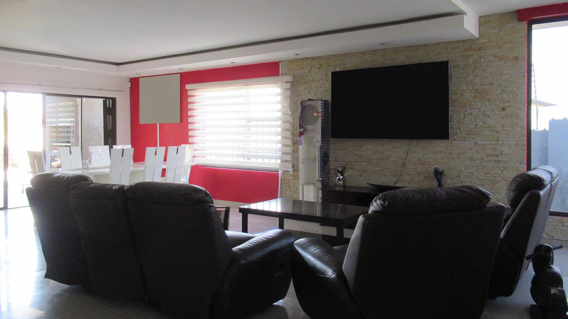 Lounges - 42 square meters of property in Mid-ennerdale