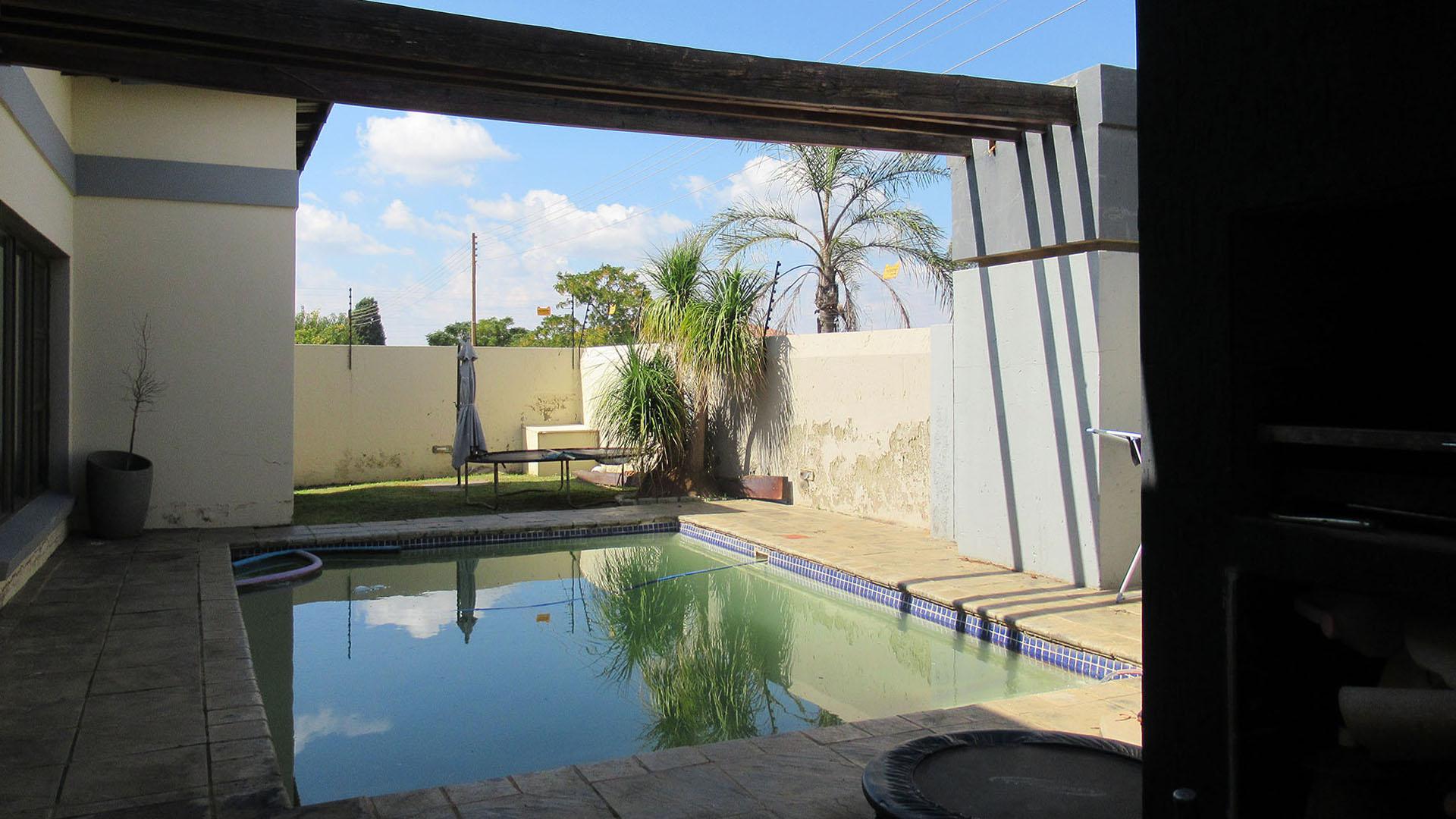 Patio - 16 square meters of property in Mid-ennerdale