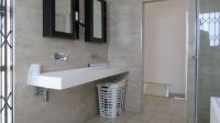 Main Bathroom of property in Mid-ennerdale