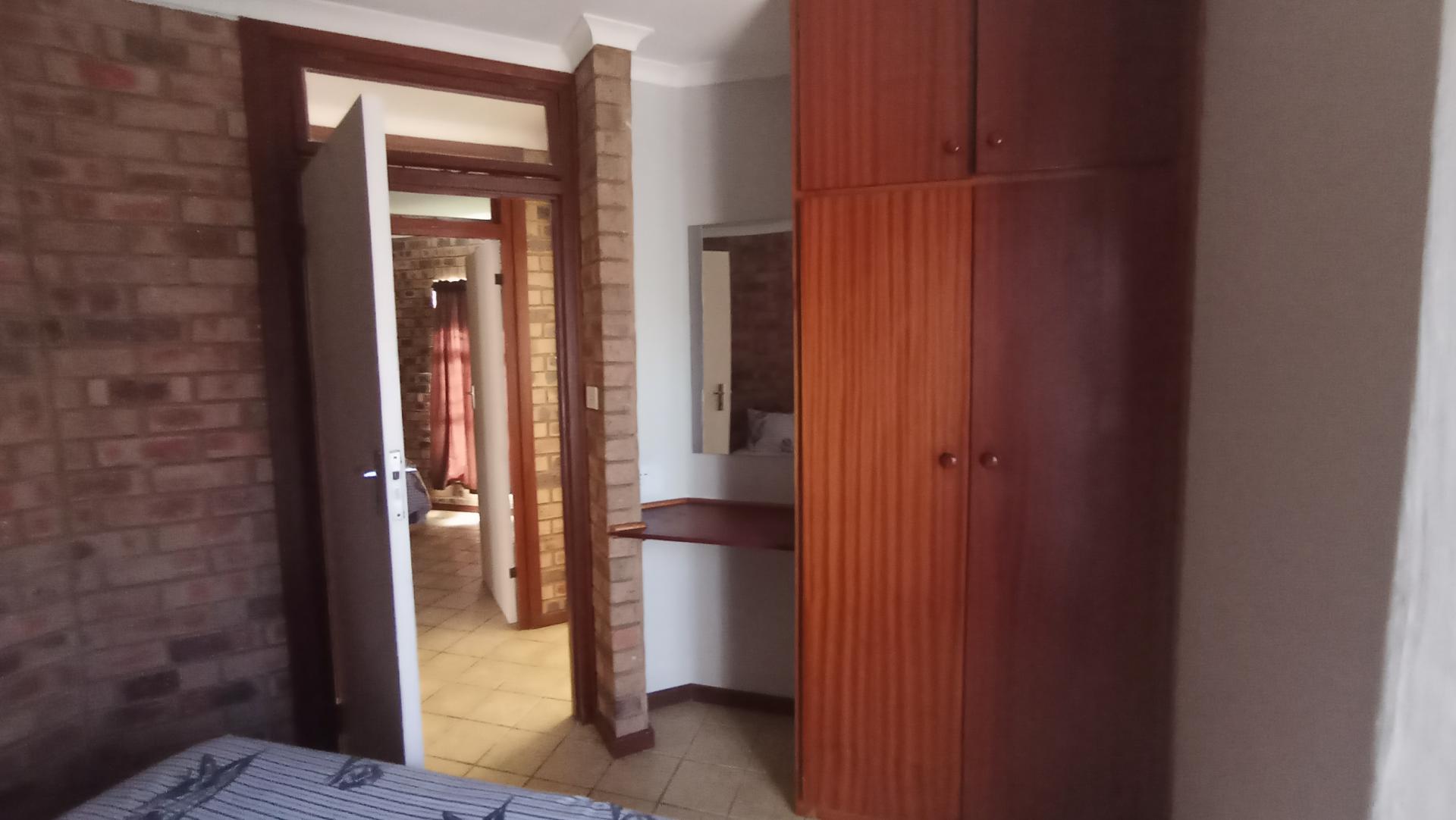 Bed Room 1 of property in Port Edward