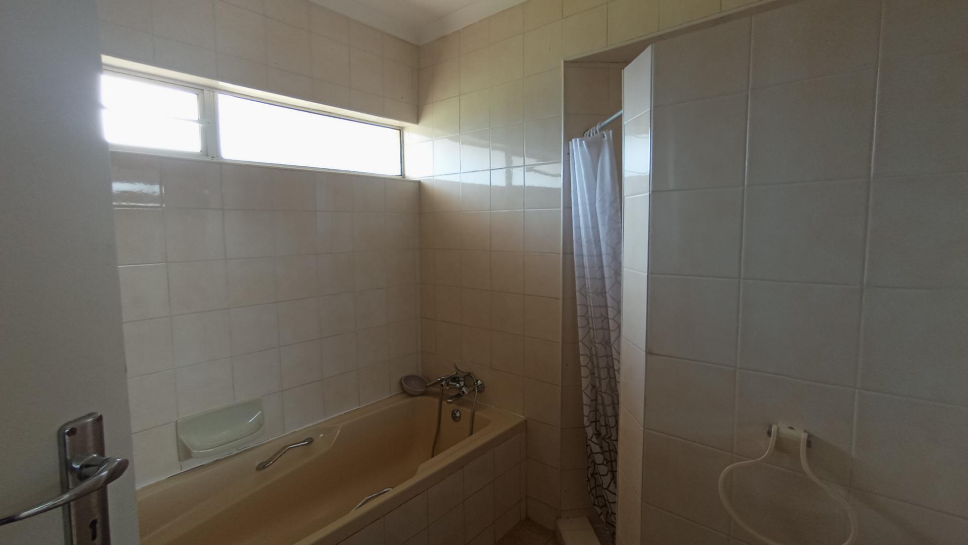 Bathroom 1 of property in Port Edward