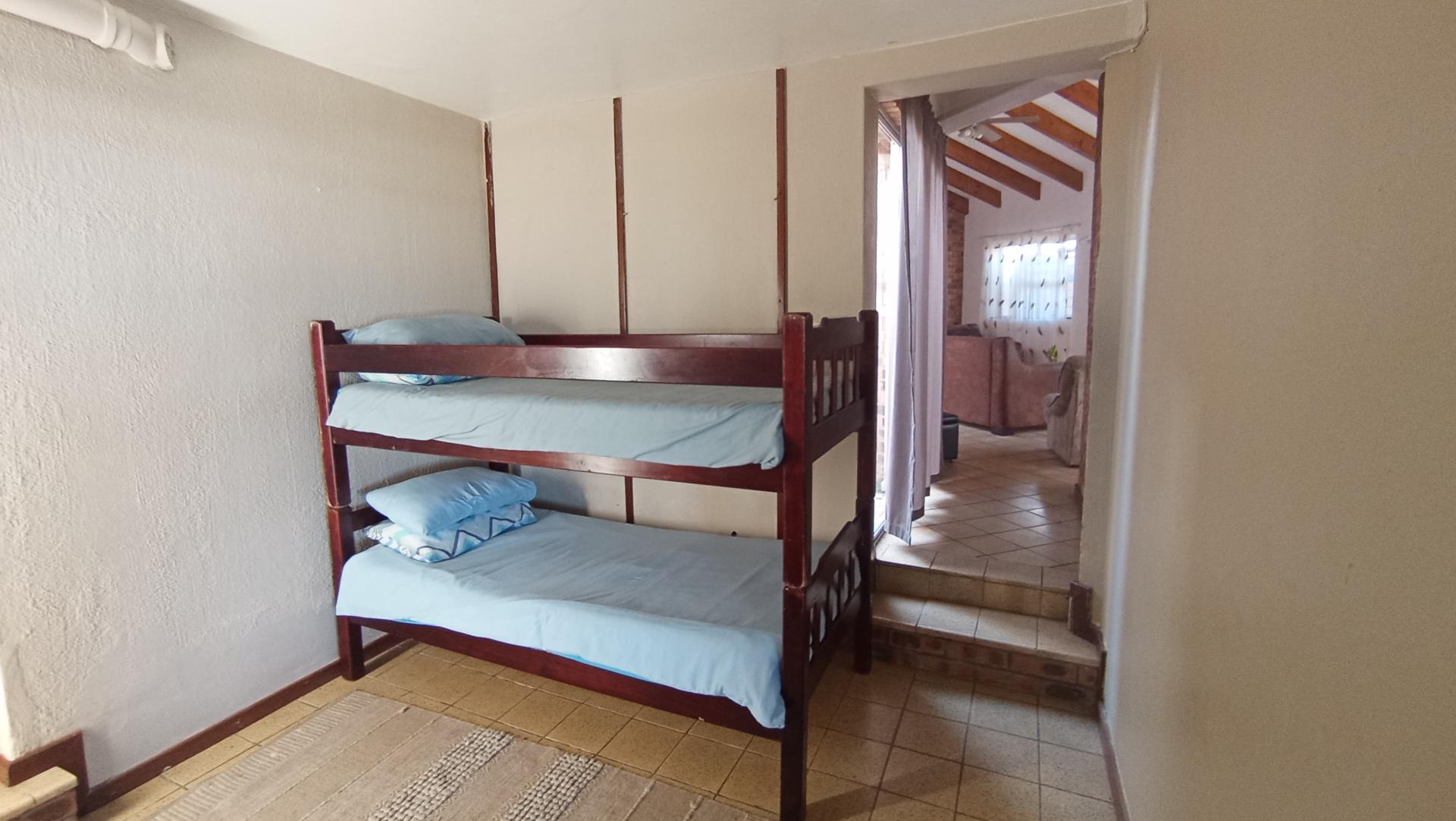 Spaces of property in Port Edward