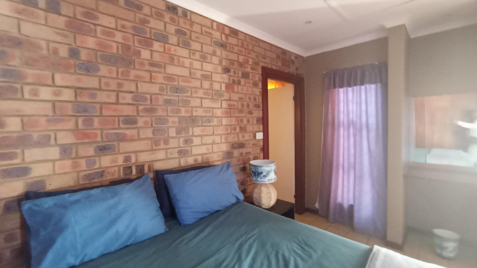 Bed Room 3 of property in Port Edward