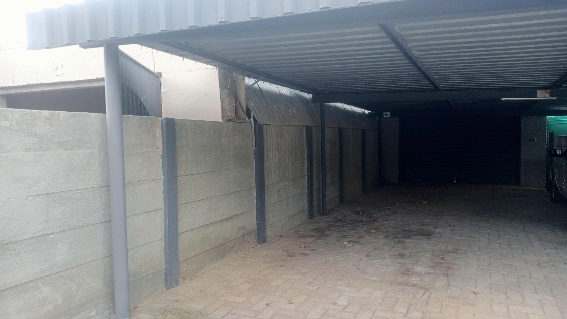 Carport  of property in Odendaalsrus