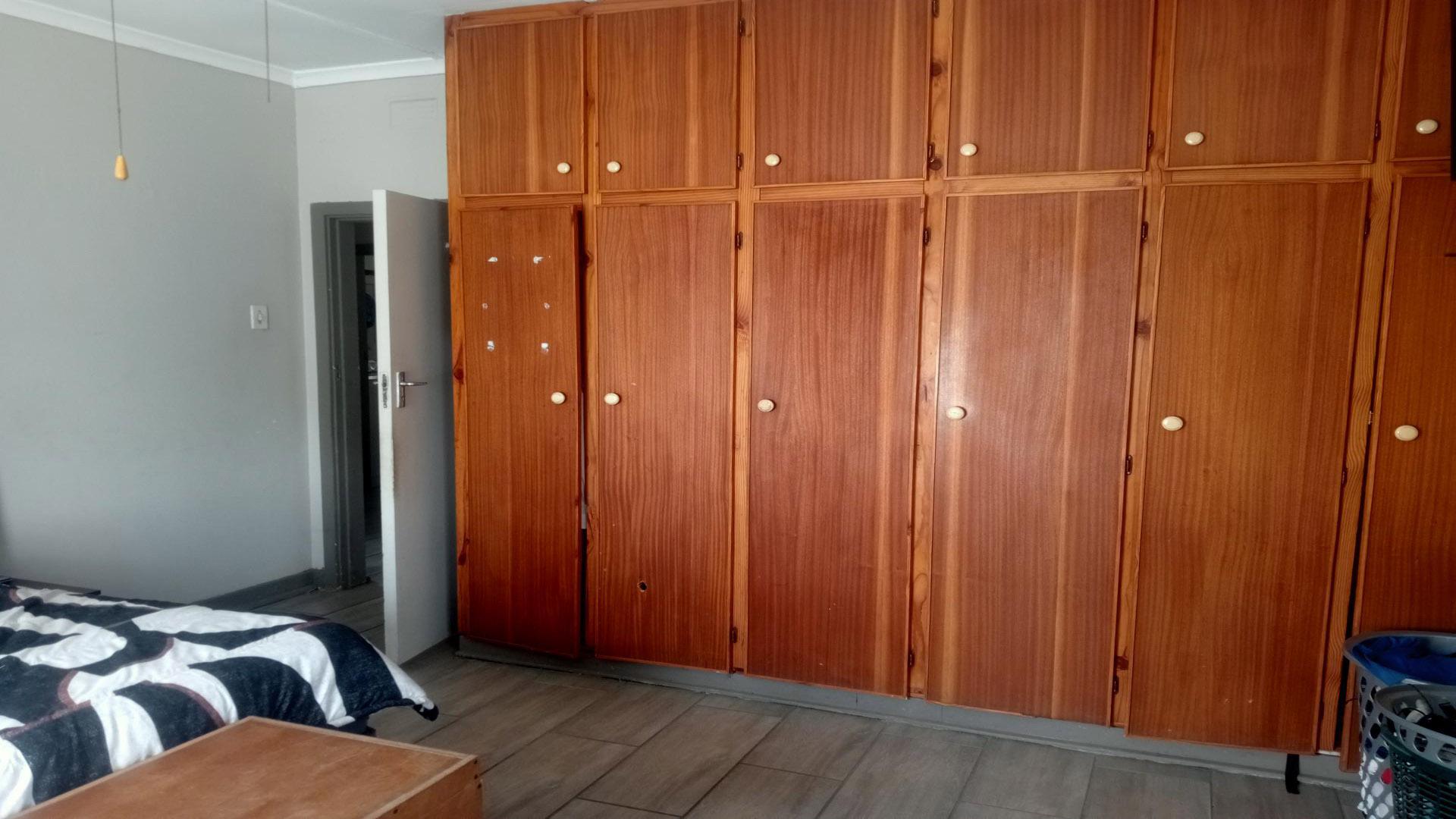 Bed Room 1 of property in Odendaalsrus