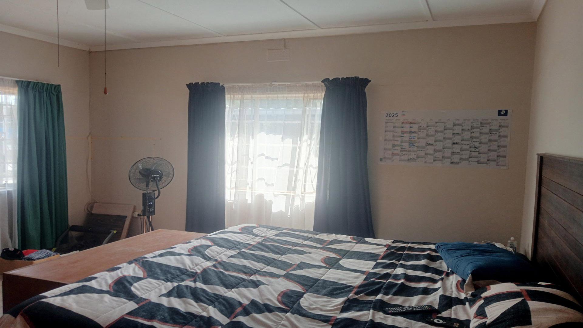 Bed Room 1 of property in Odendaalsrus