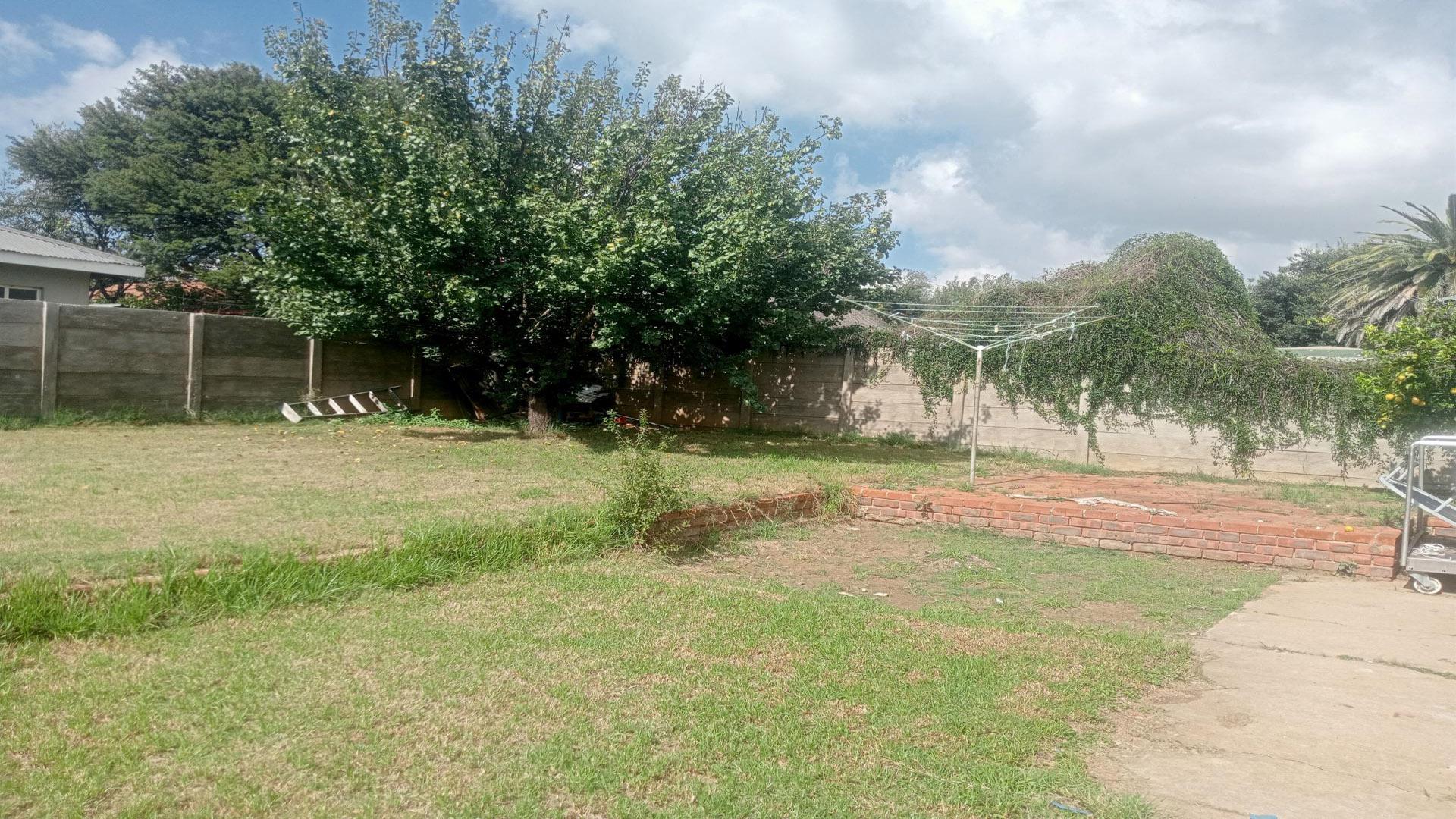 Backyard of property in Odendaalsrus