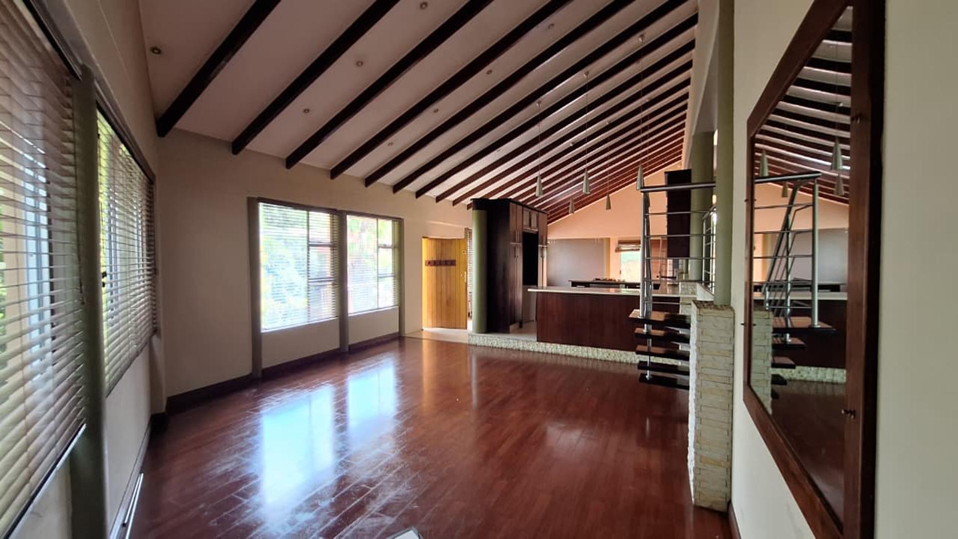 Dining Room - 49 square meters of property in Northcliff