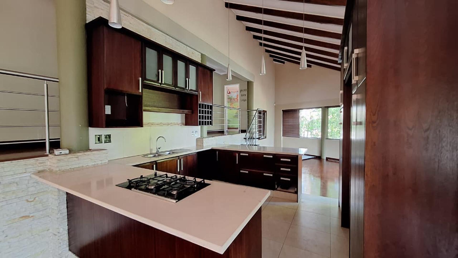 Kitchen - 20 square meters of property in Northcliff