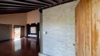 Foyer - 8 square meters of property in Northcliff