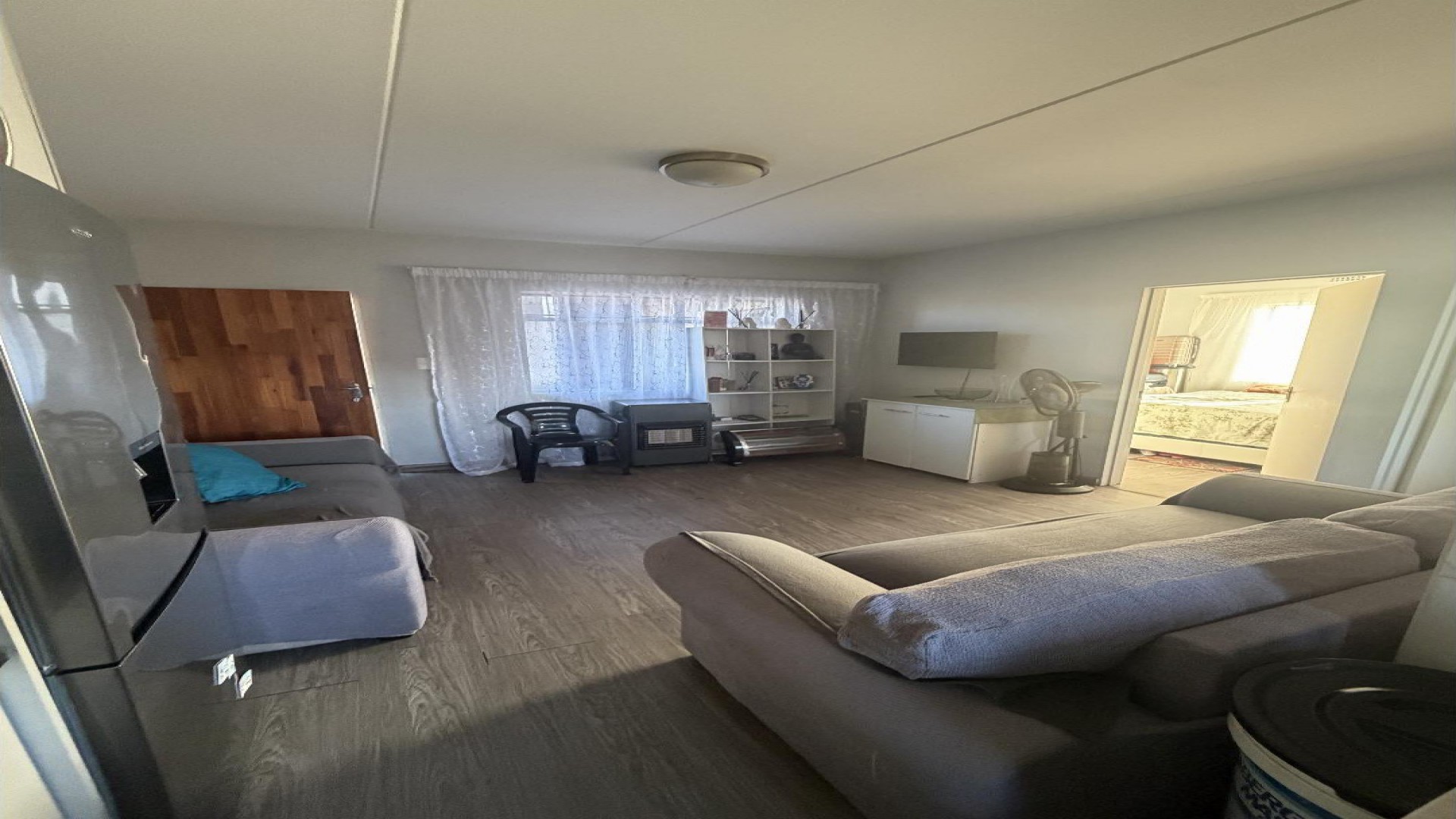 Lounges - 15 square meters of property in Fleurhof