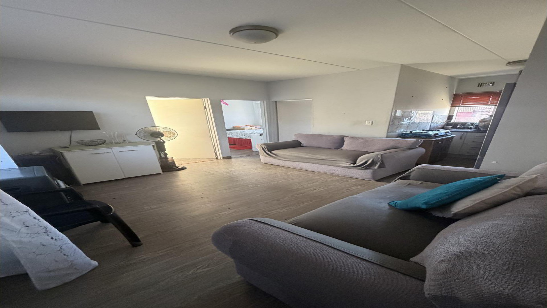 Lounges - 15 square meters of property in Fleurhof