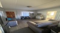 Lounges - 15 square meters of property in Fleurhof