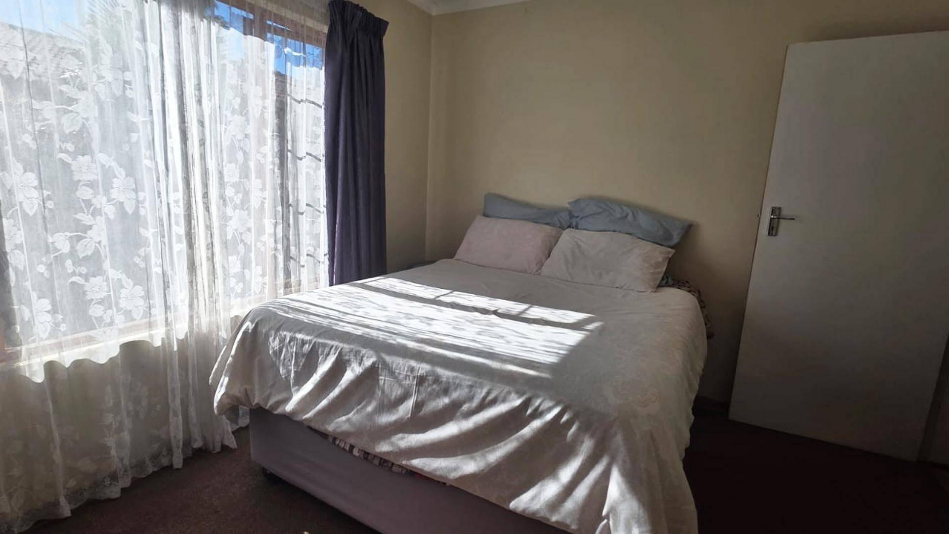 Bed Room 1 of property in Delmas