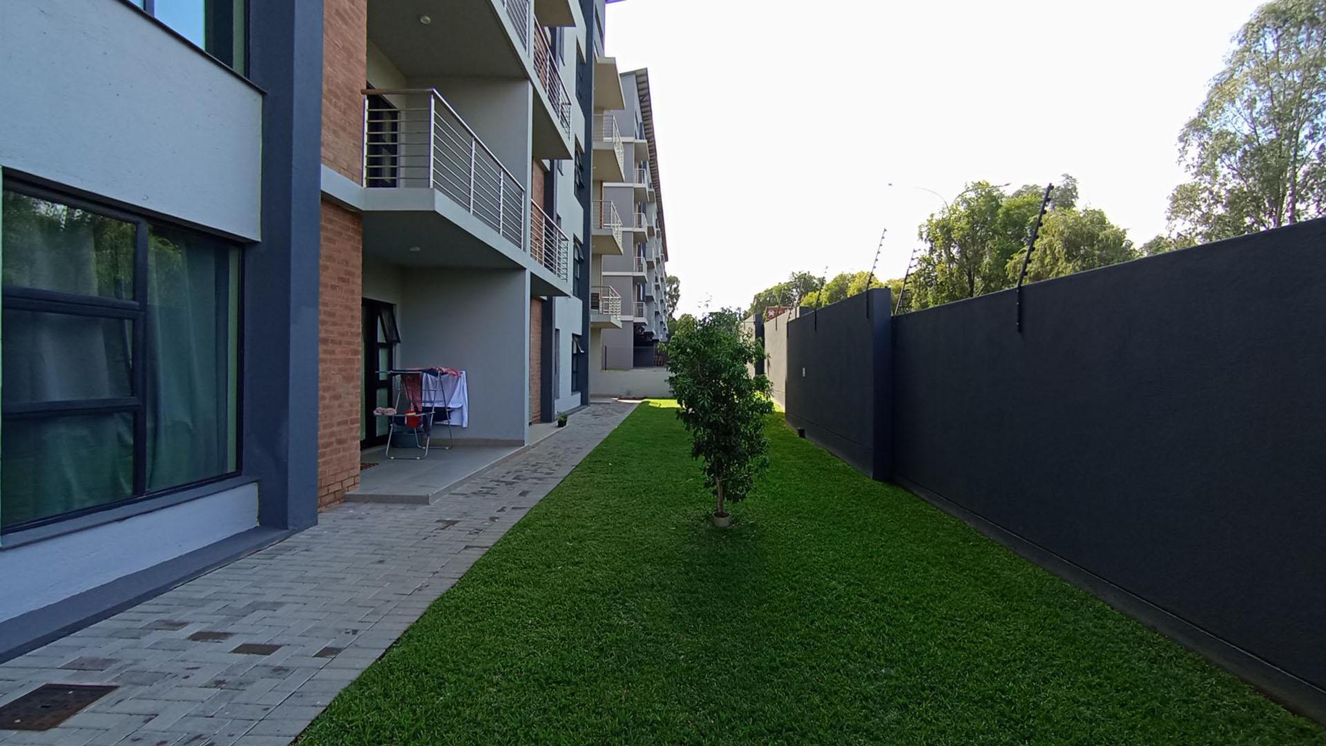 Backyard of property in Die Hoewes