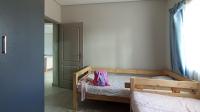 Bed Room 1 - 10 square meters of property in Die Hoewes