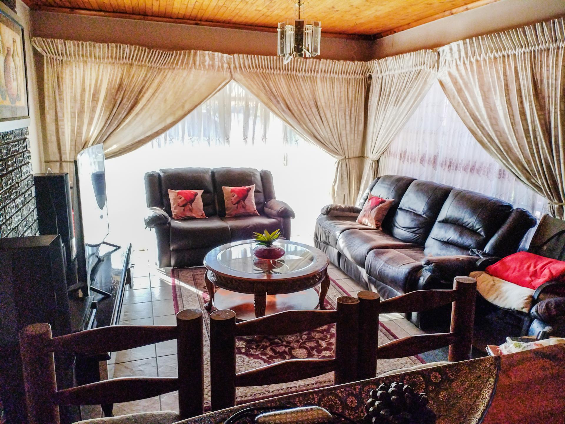  of property in Lindhaven