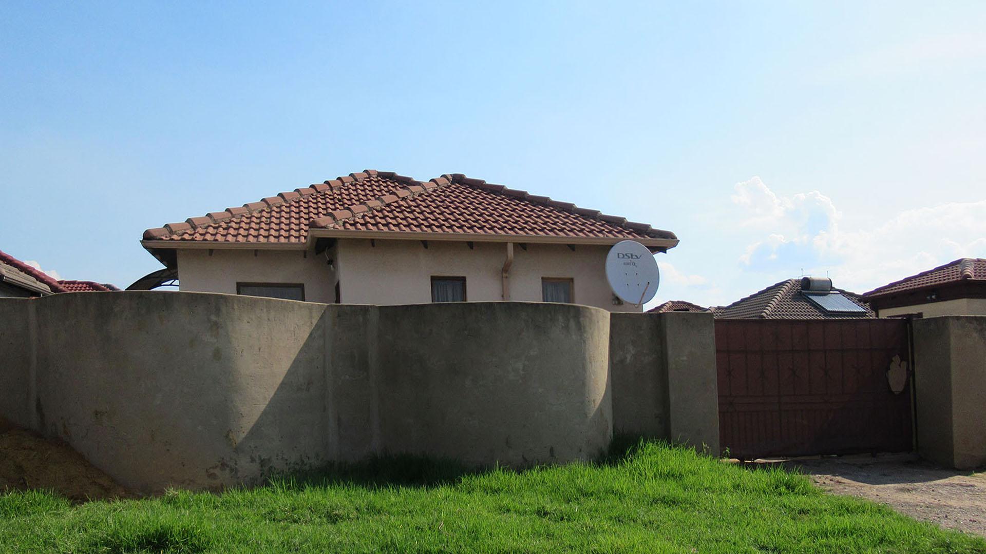 Front View of property in Vanderbijlpark