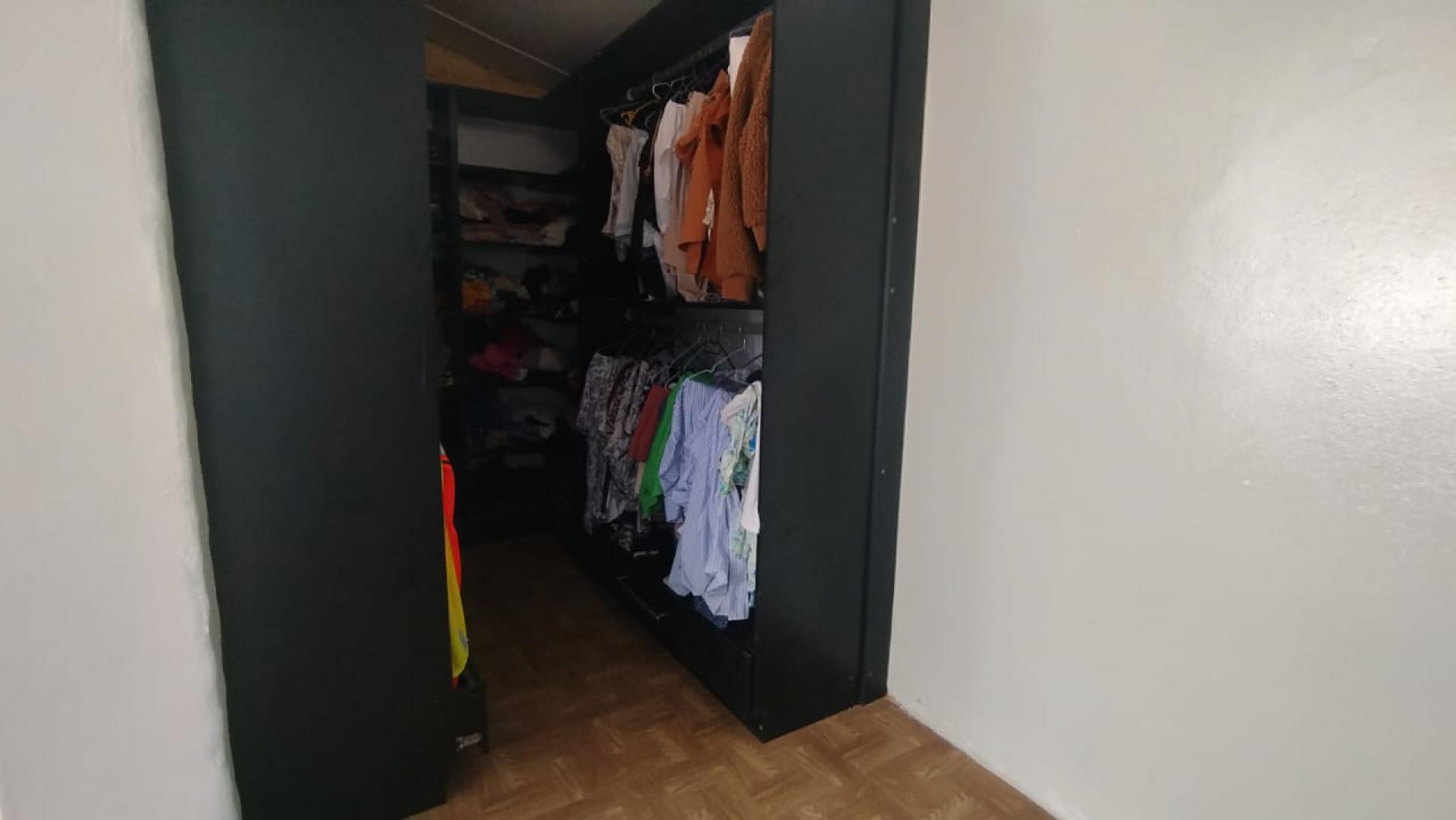 Main Bedroom of property in Napier