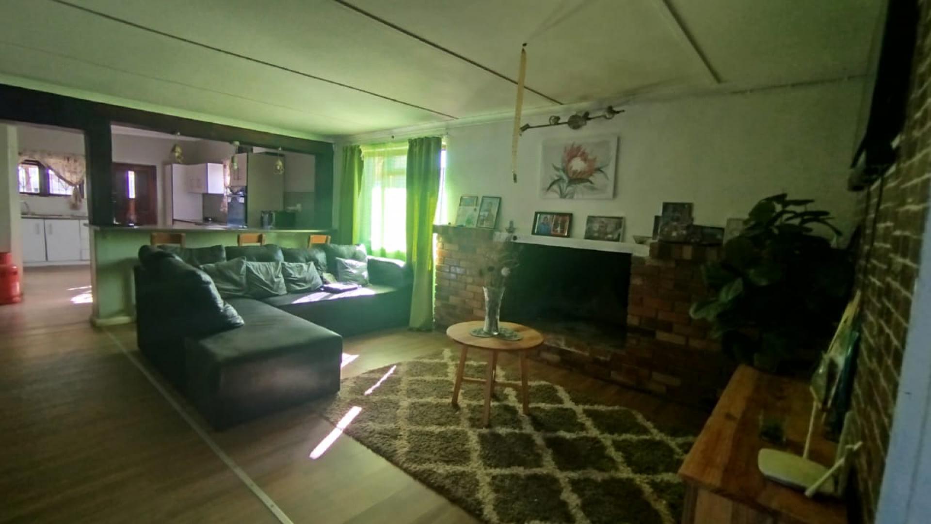 Lounges of property in Napier