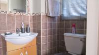 Main Bathroom - 3 square meters of property in Meredale