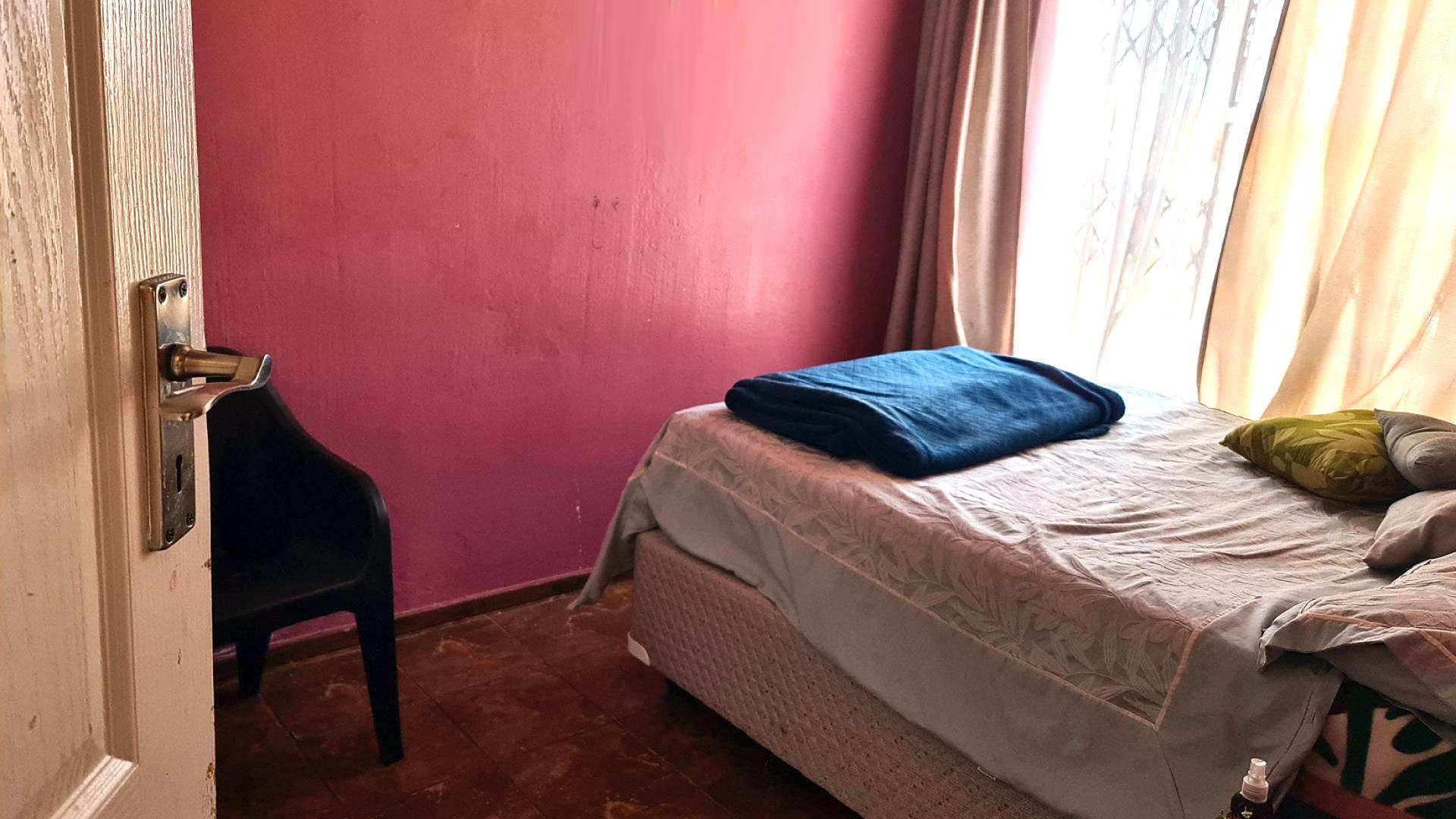 Bed Room 2 of property in Karenpark