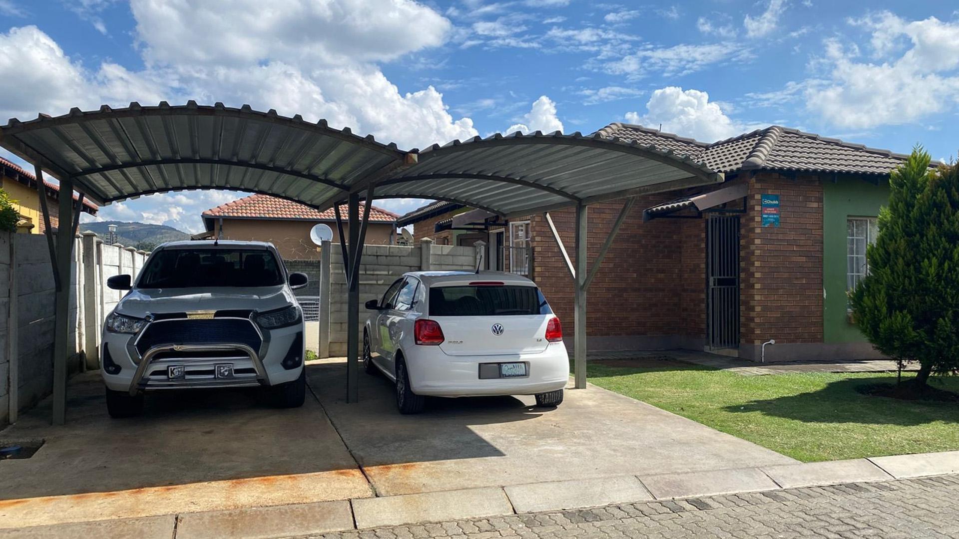 Front View of property in Waterkloof (Rustenburg)