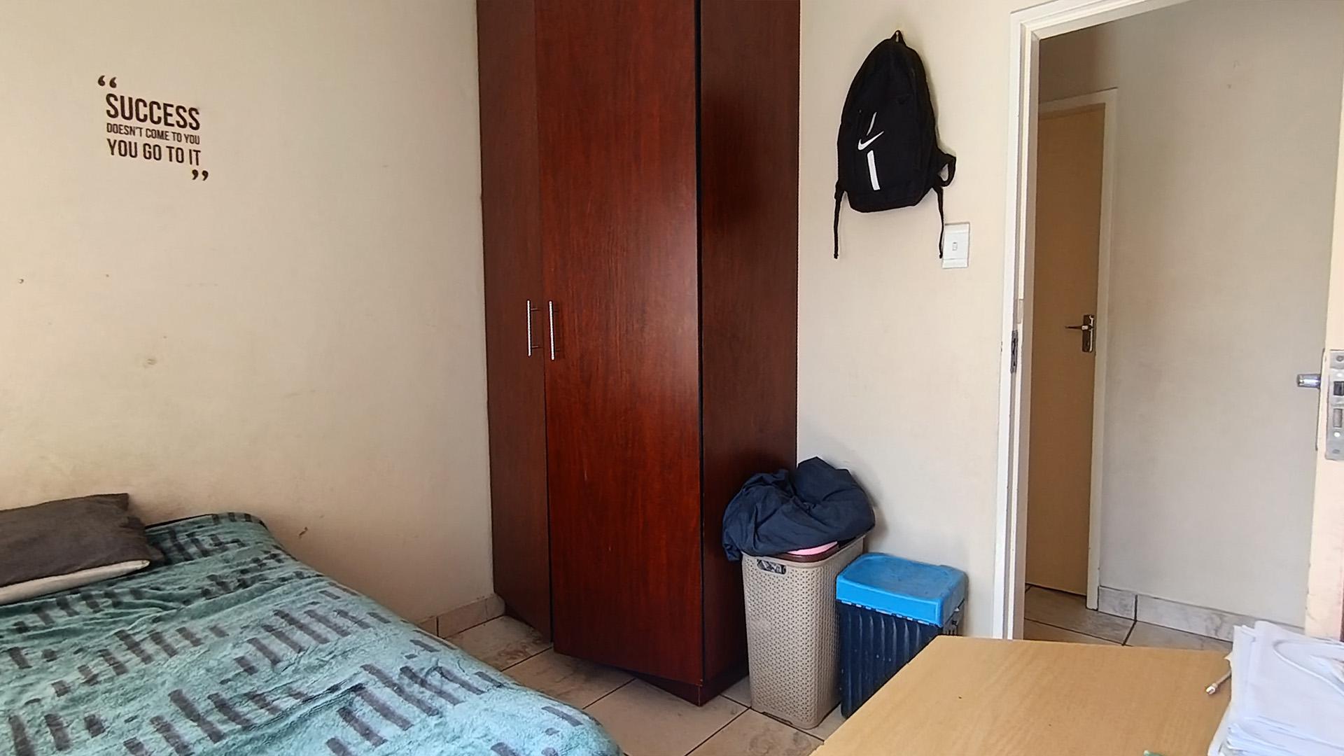 Bed Room 1 of property in Waterkloof (Rustenburg)