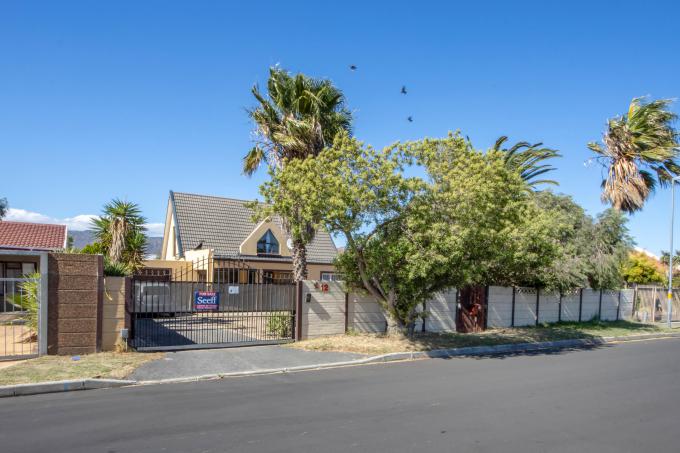 5 Bedroom House for Sale For Sale in Strand - MR710261