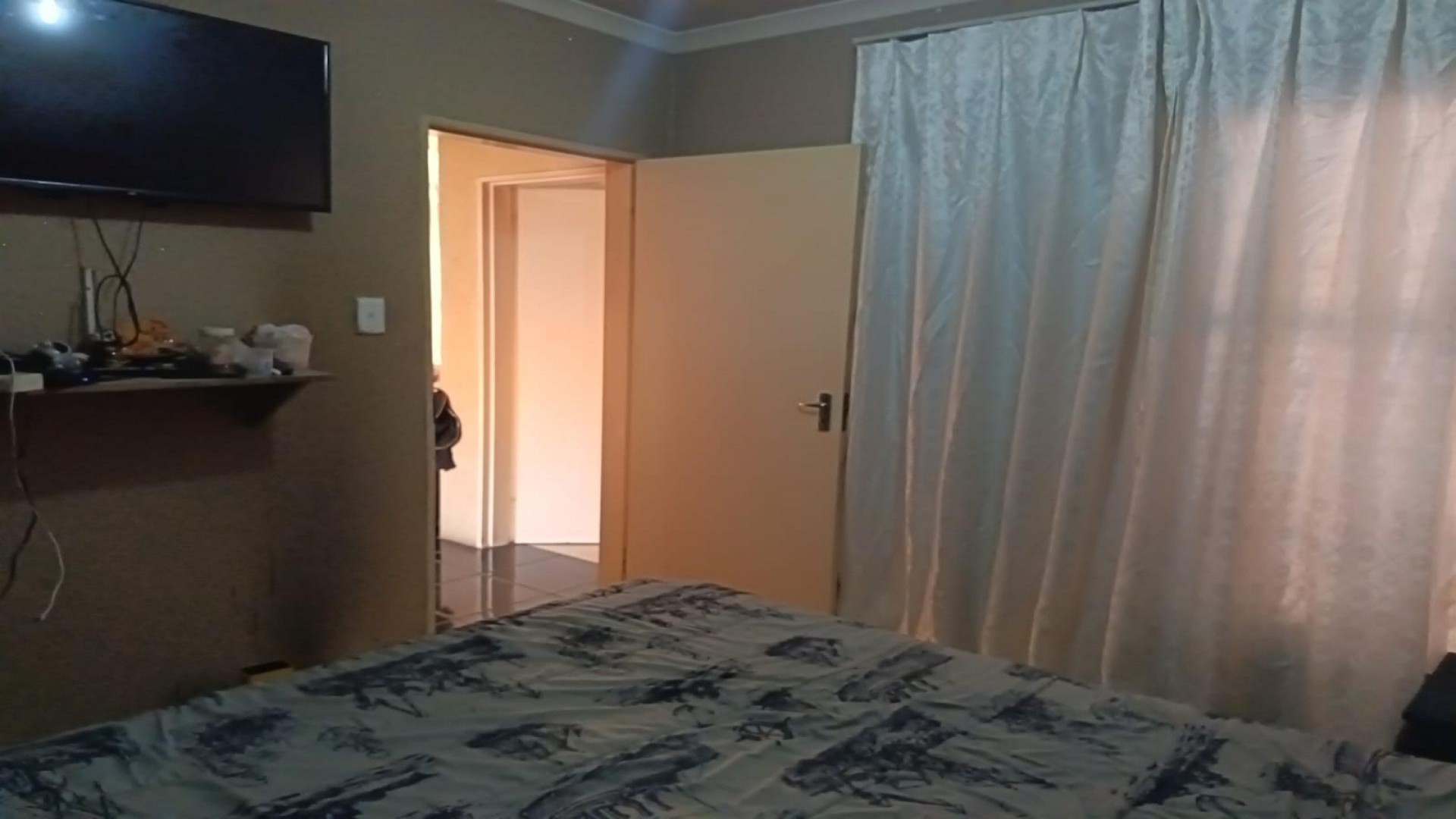 Bed Room 1 of property in Orion Park