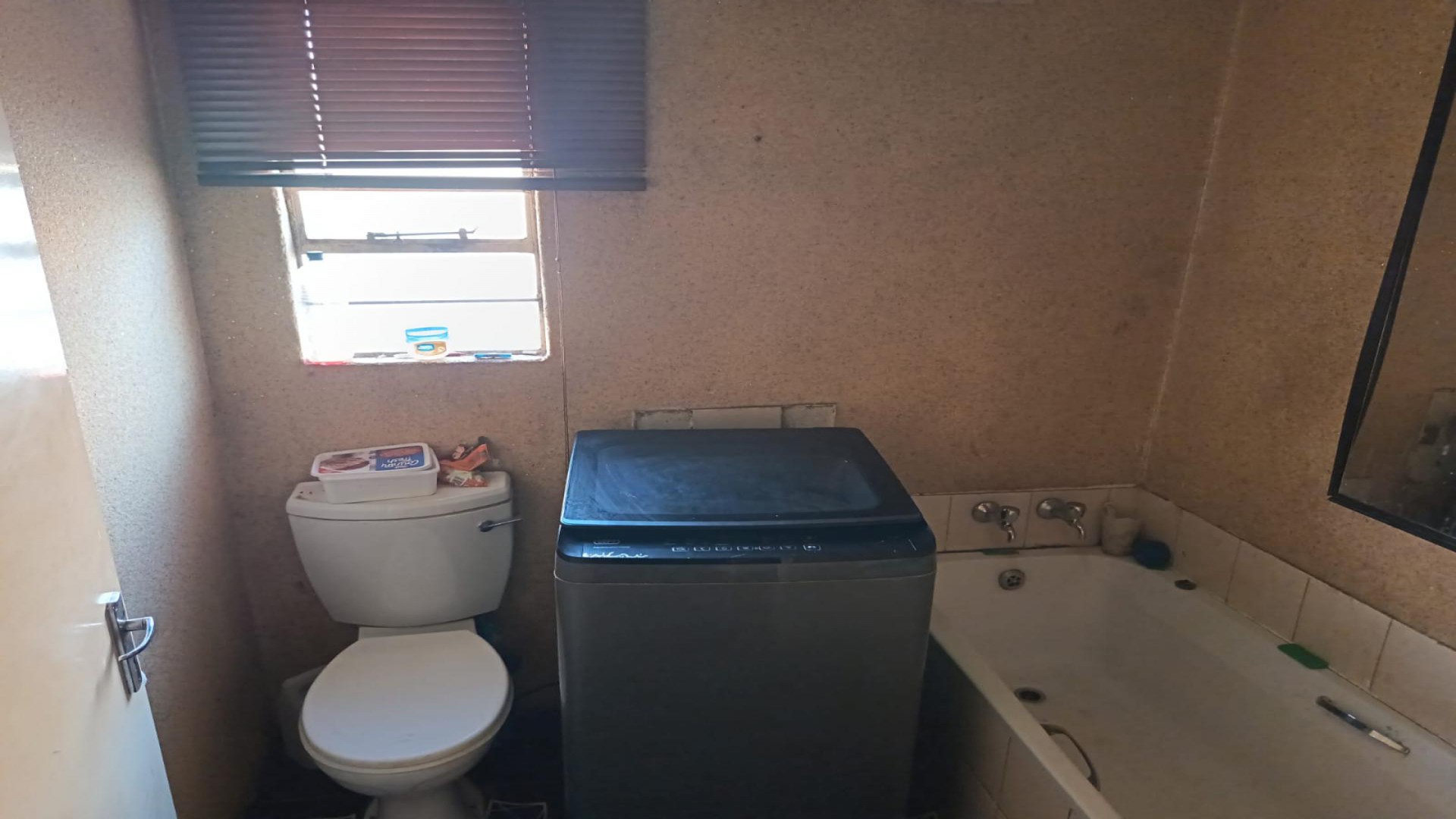 Bathroom 1 of property in Orion Park