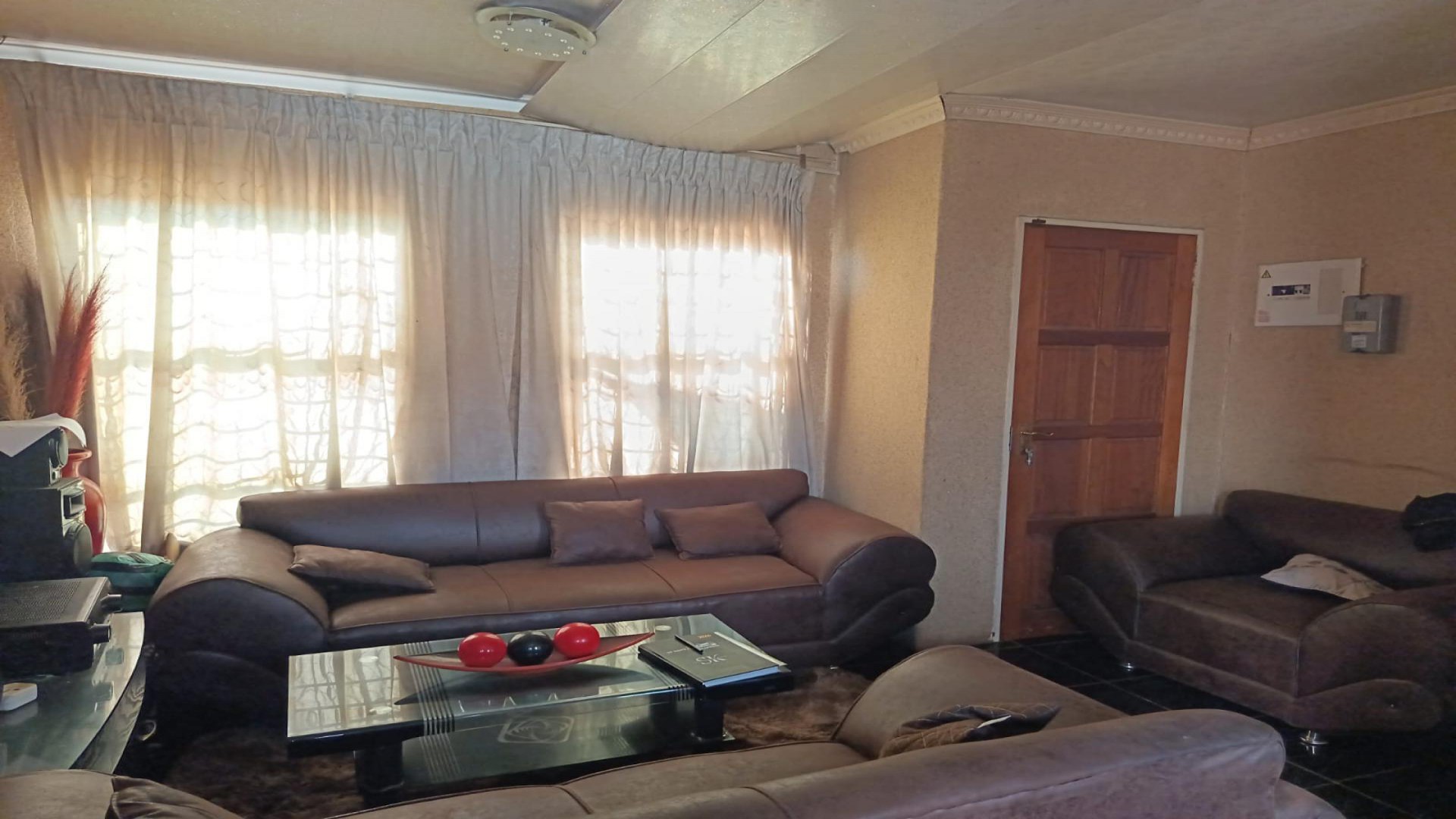 Lounges of property in Orion Park