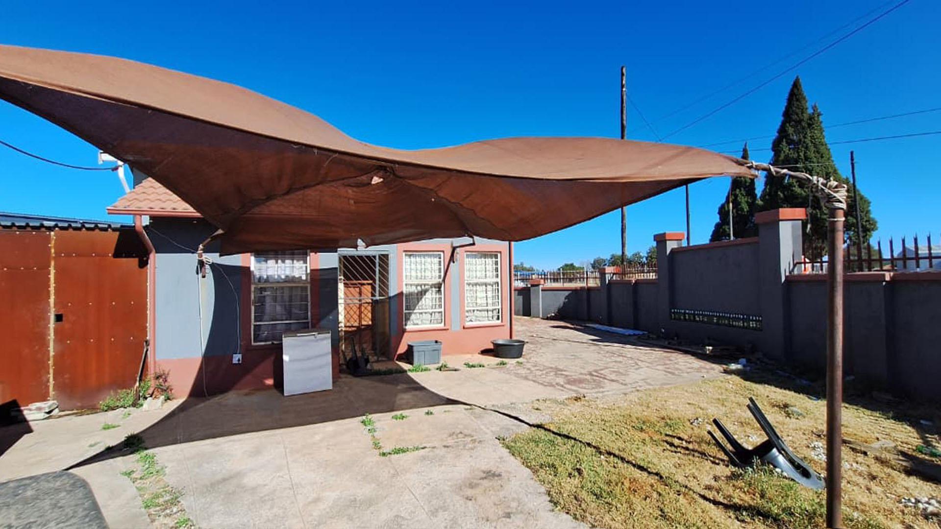 Front View of property in Orion Park
