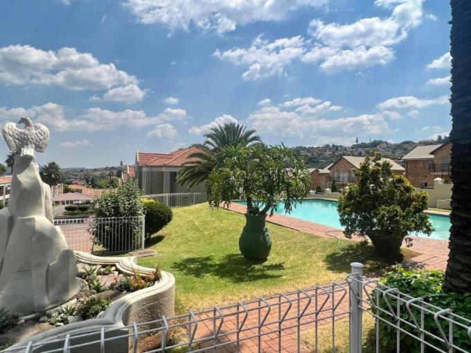 2 Bedroom Apartment for Sale For Sale in Oakdene - MR710320