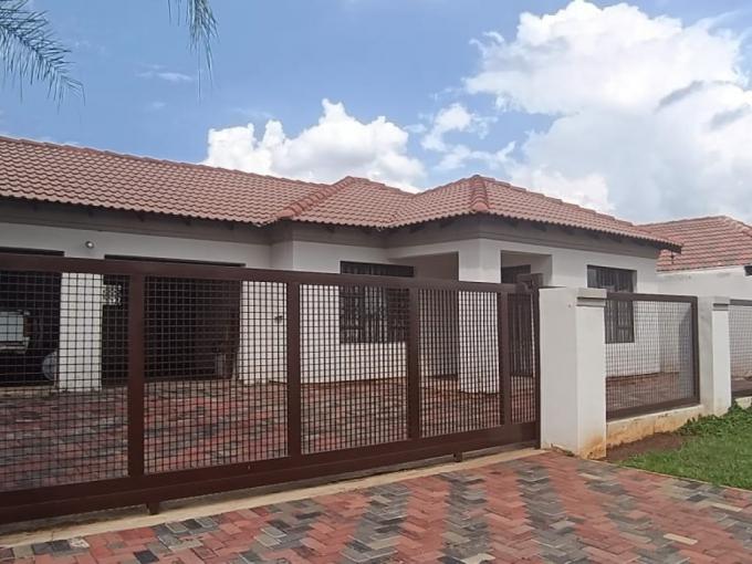3 Bedroom House for Sale For Sale in Vosloorus - MR710325