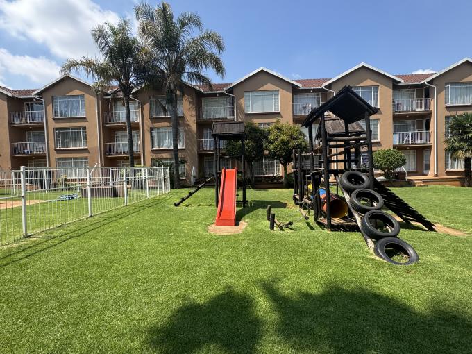 2 Bedroom House for Sale For Sale in Florida - MR710346