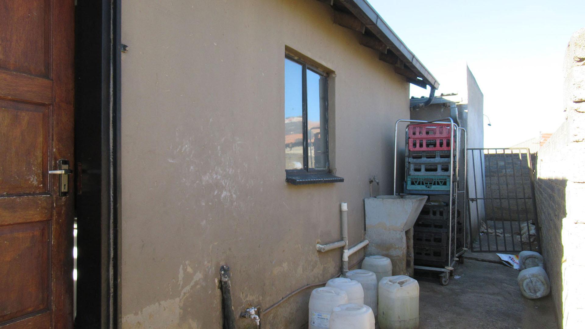 Backyard of property in Lakeside - (Vereeniging)
