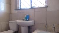 Bathroom 1 - 4 square meters of property in Lakeside - (Vereeniging)